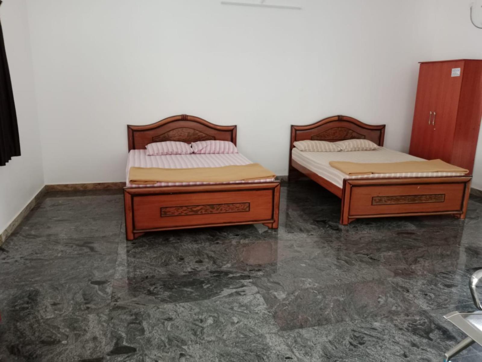 Urc Lodge Perundurai Exteriér fotografie